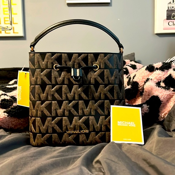 🎀 Michael Kors Suri Hand Bag - Picture 2 of 5